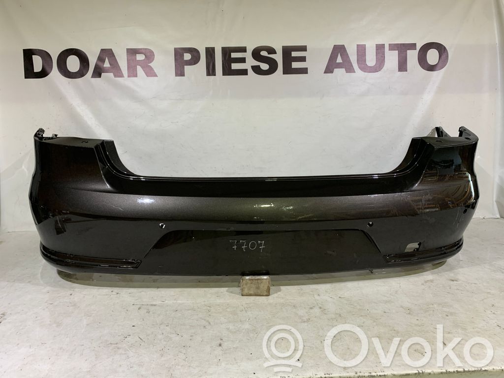 Volkswagen PASSAT B7 Parachoques 