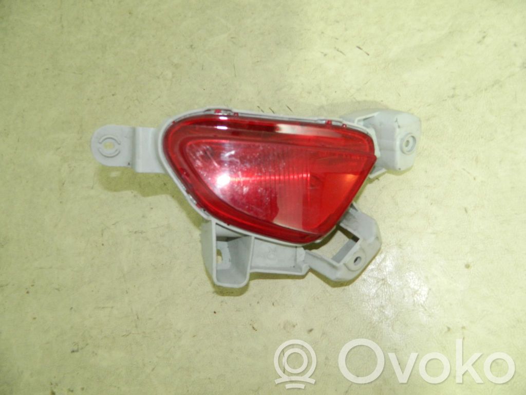 Mazda 2 Takapuskurin valo 