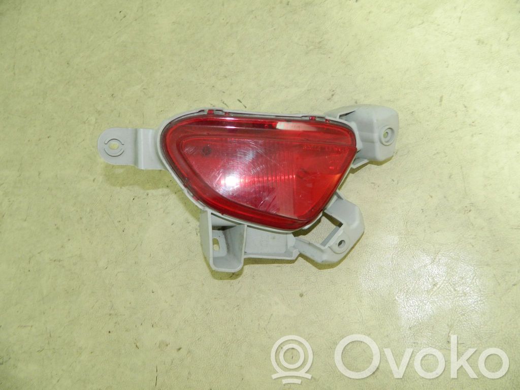 Mazda 2 Takapuskurin valo 