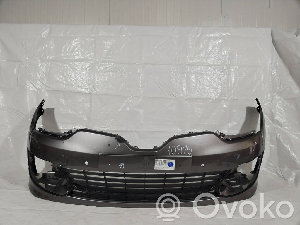 Renault Megane III Zderzak przedni 