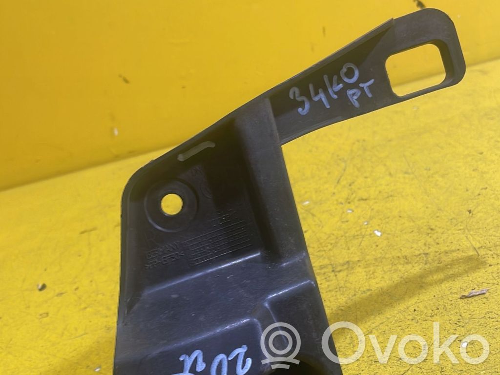 Rear bumper mounting bracket