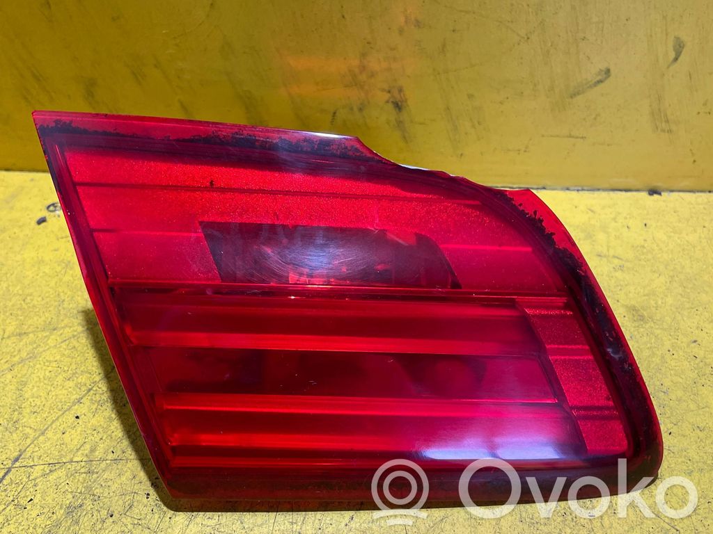 BMW 3 E92 E93 Aizmugurējais lukturis pārsegā 