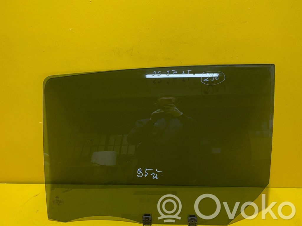 Peugeot 308 Rear door window glass 