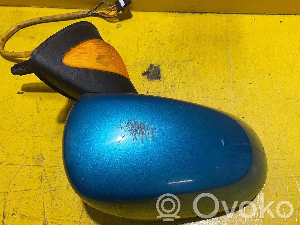 Renault Modus Front door electric wing mirror 