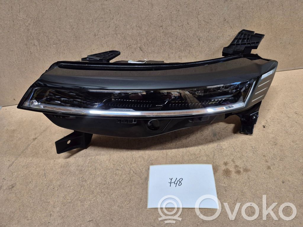 Renault Megane E-Tech Headlight/headlamp 