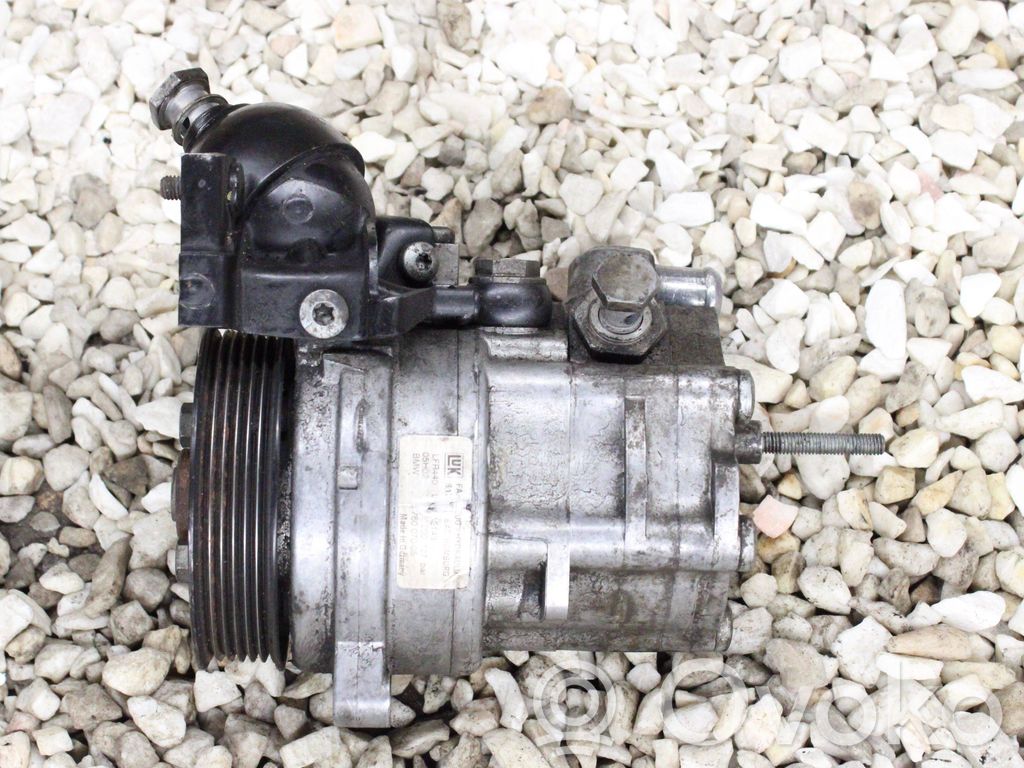 BMW 7 E65 E66 Vairo stiprintuvo siurblys 