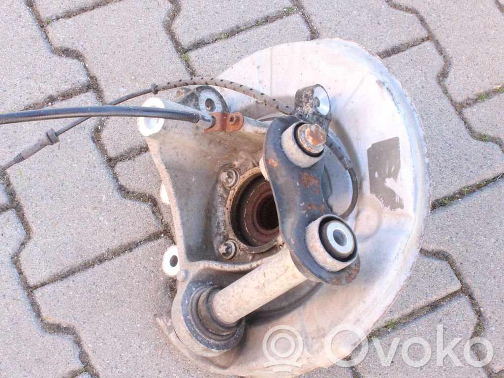BMW 7 E38 Zwrotnica koła tylnego 