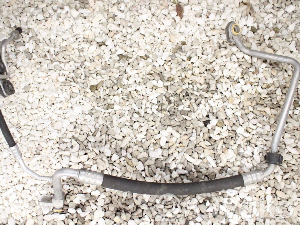 BMW 5 E60 E61 Ilmastointilaitteen putki (A/C) 