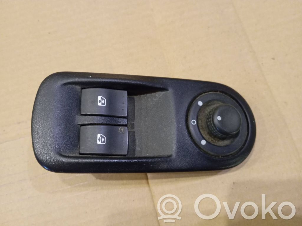 Renault Master II Electric window control switch 