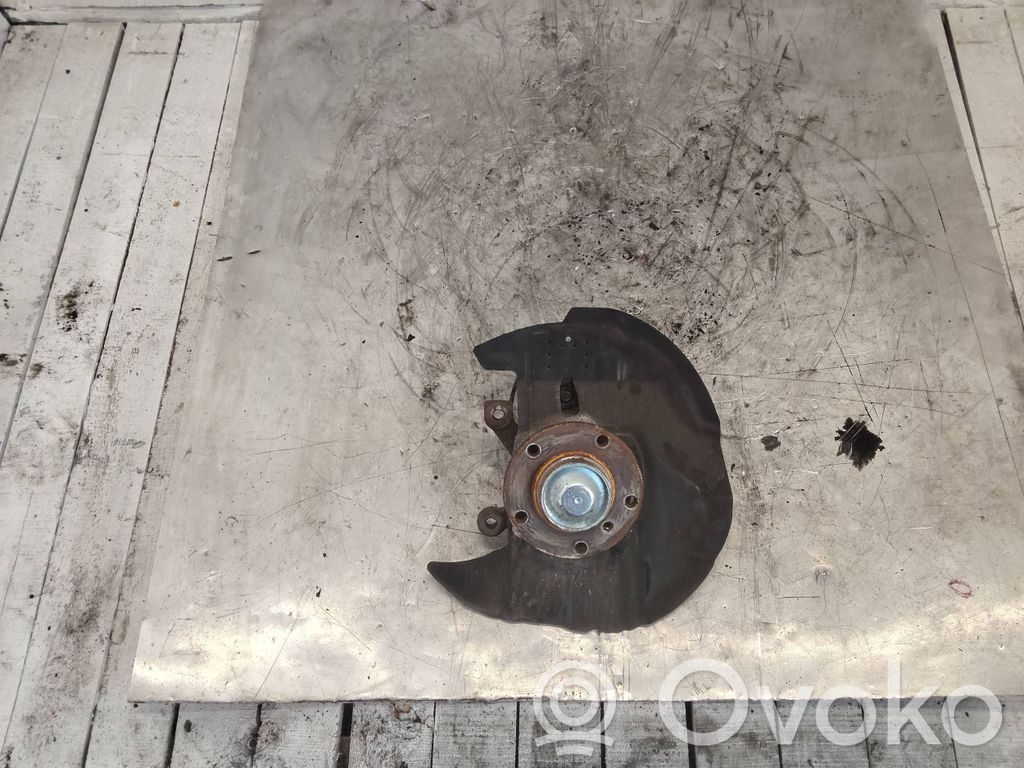 Front wheel hub spindle knuckle