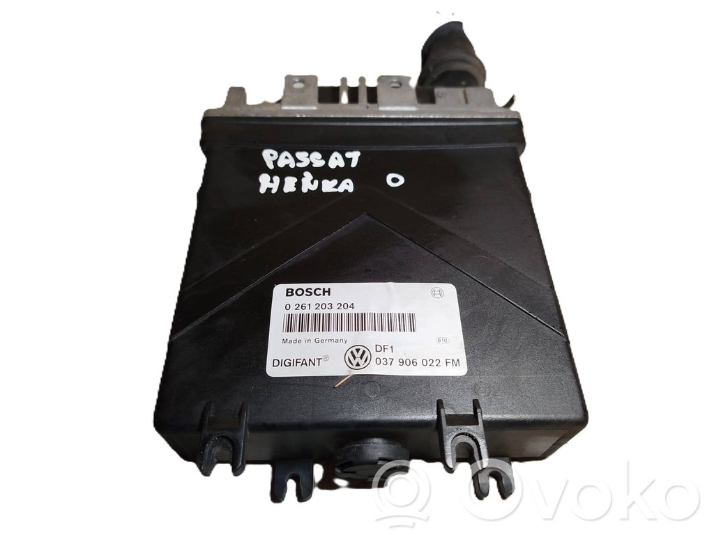 Engine control unit/module   0261203204,037906022FM