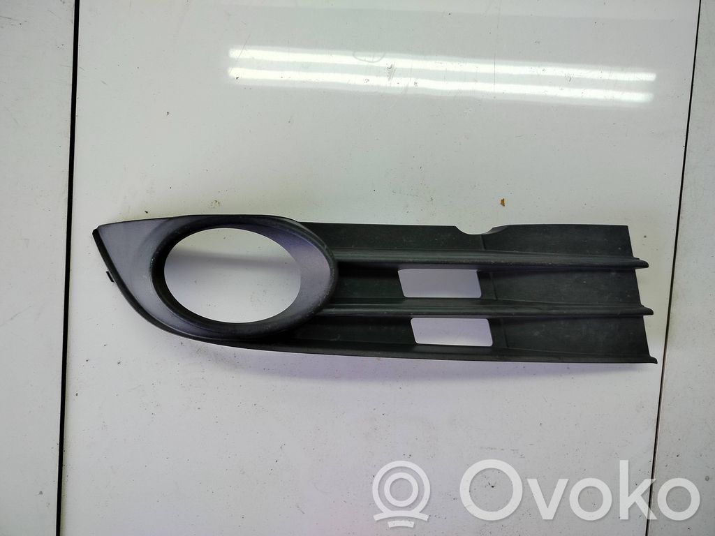 Volkswagen Touran I Grilă/ornament proiector ceață față 