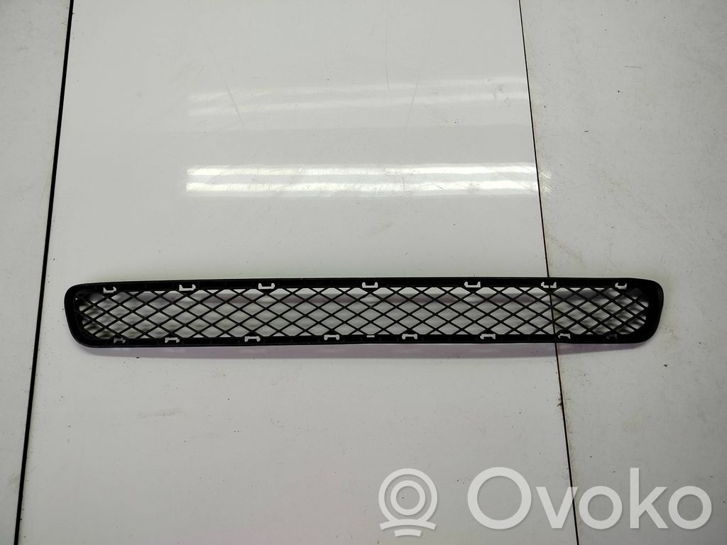 BMW X3 E83 Grilă inferioară bară față 