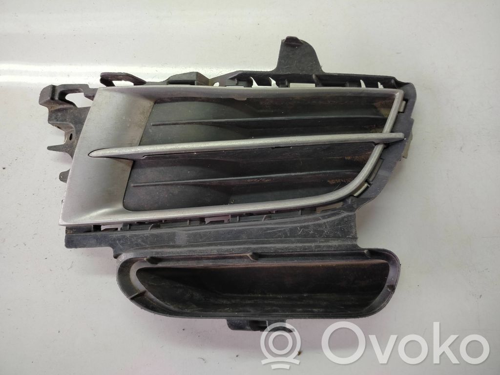 Mazda 6 Grotelės apatinės (trijų dalių) 