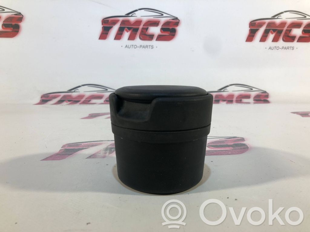 Volkswagen Polo V 6R Aschenbecher vorne 