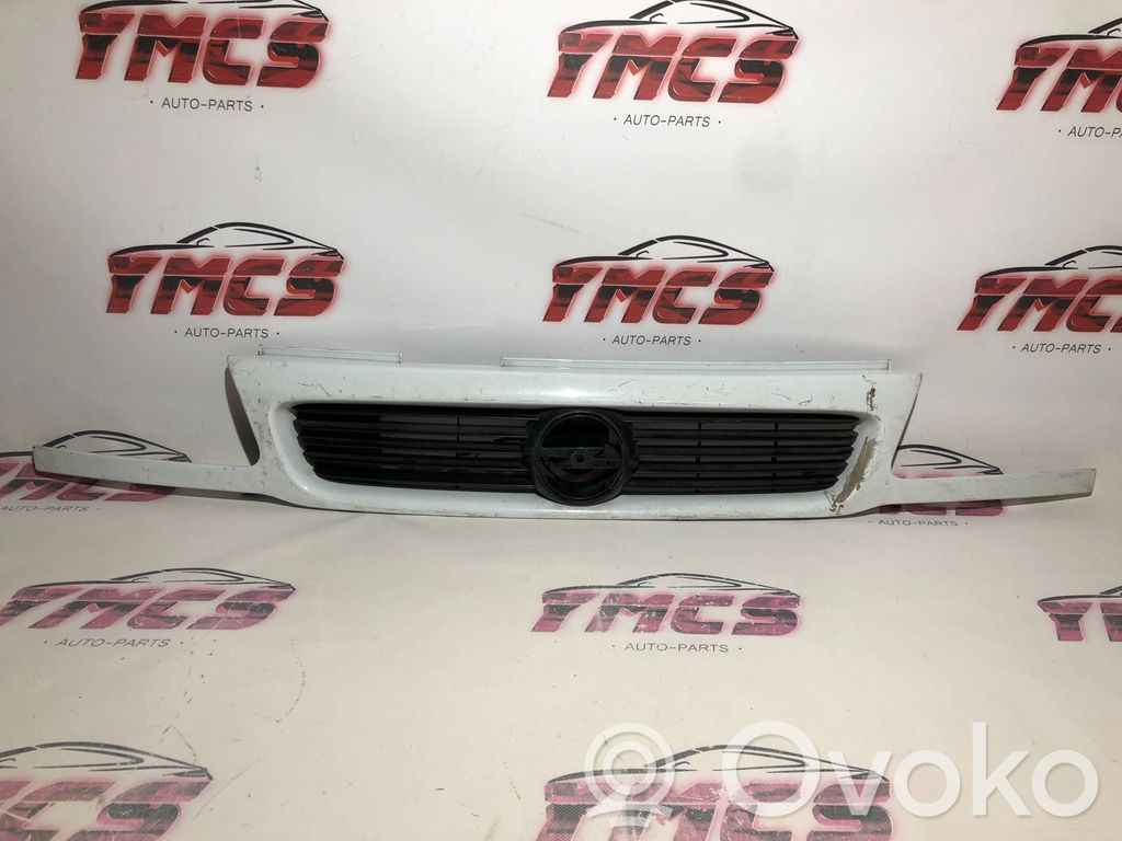 Opel Astra G Atrapa chłodnicy / Grill 