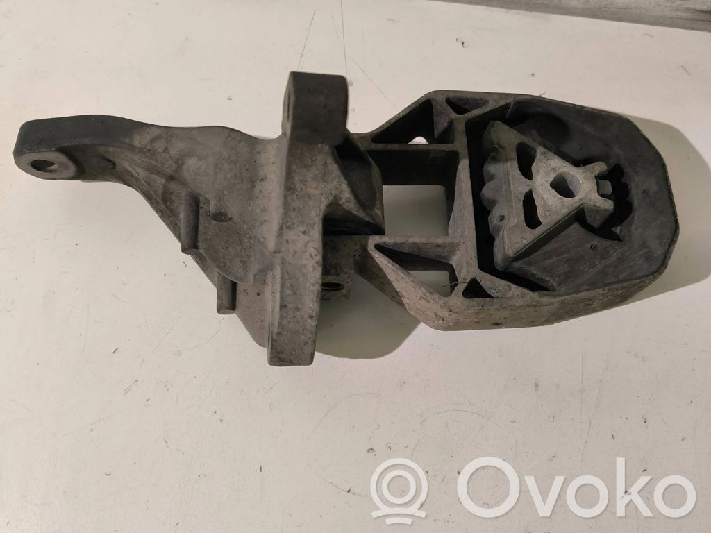 Ford Focus C-MAX Gearbox mounting bracket 