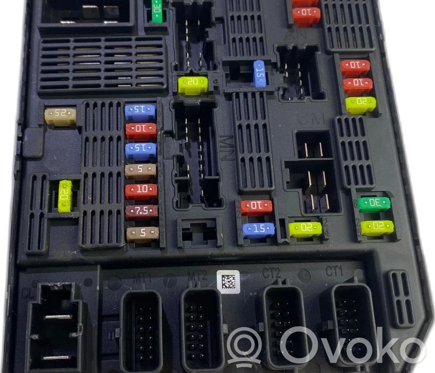 Renault Scenic III -  Grand scenic III Drošinātāju kaste (komplekts) 