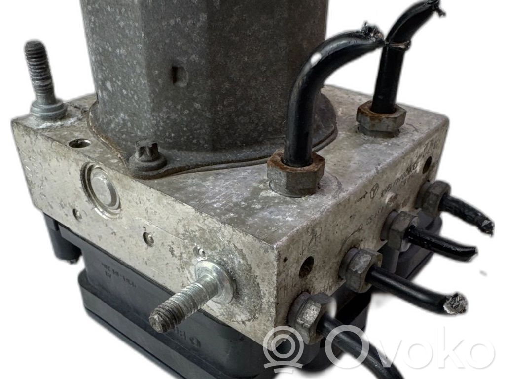 Mercedes-Benz A W176 Główny cylinder hamulca 