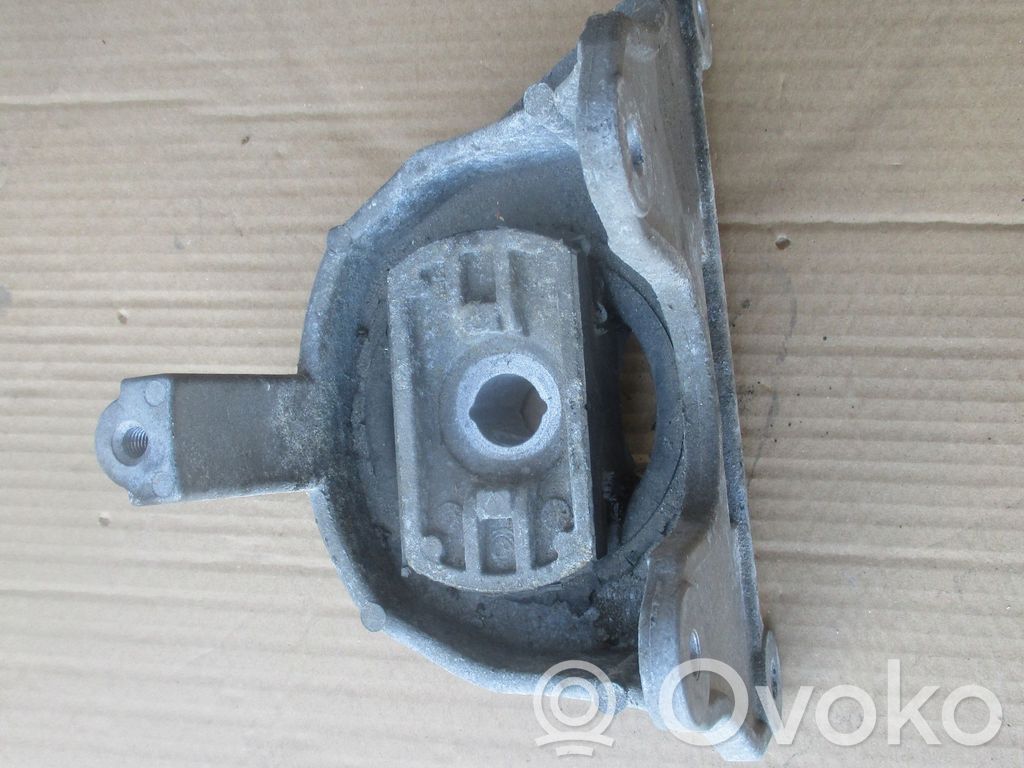Fiat Doblo Engine mount bracket 