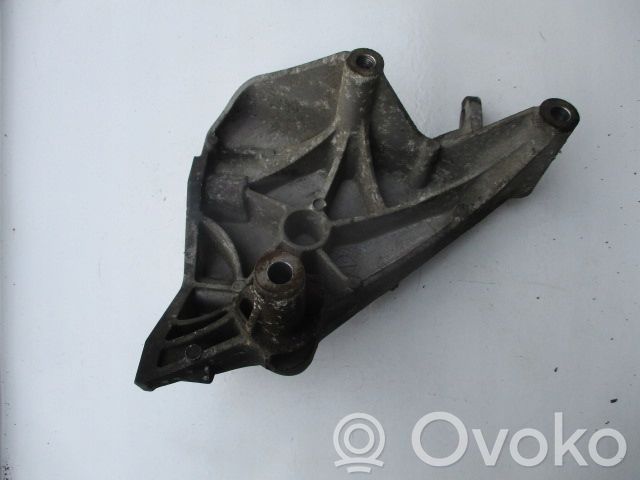 Skoda Fabia Mk2 (5J) Engine mounting bracket 