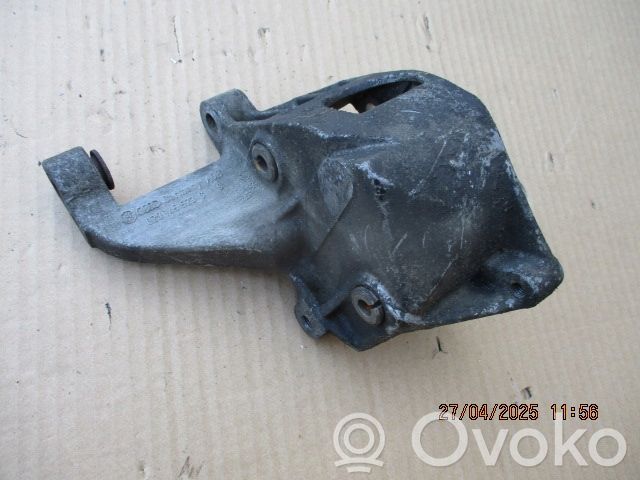 Volkswagen Sharan Power steering pump mounting bracket 