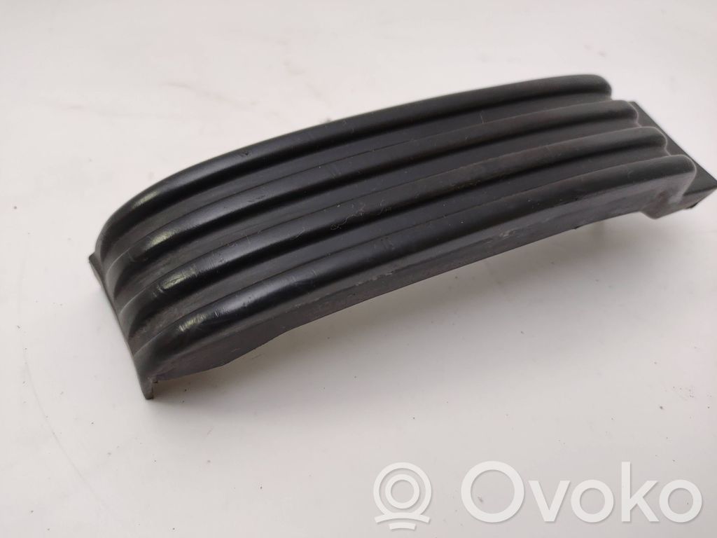Saab 9000 CS Front bumper mounting bracket 