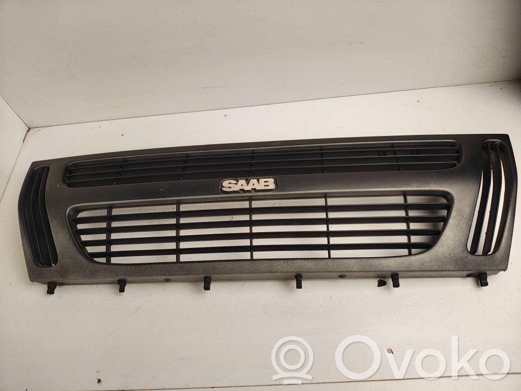 Saab 900 CD Grilă față 