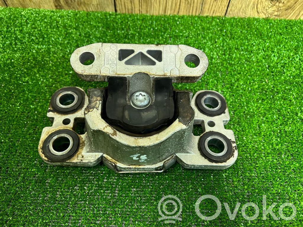 Land Rover Range Rover Evoque L538 Engine mount bracket 