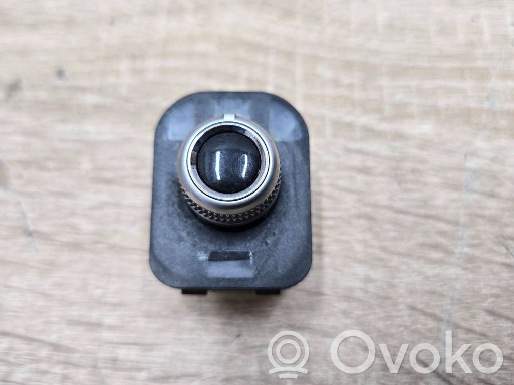 Audi A4 S4 B8 8K Wing mirror switch 