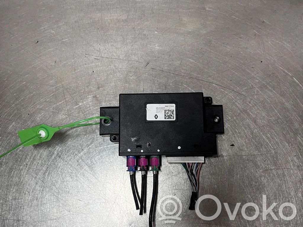 Renault Megane E-Tech Trunk lid opening control unit 
