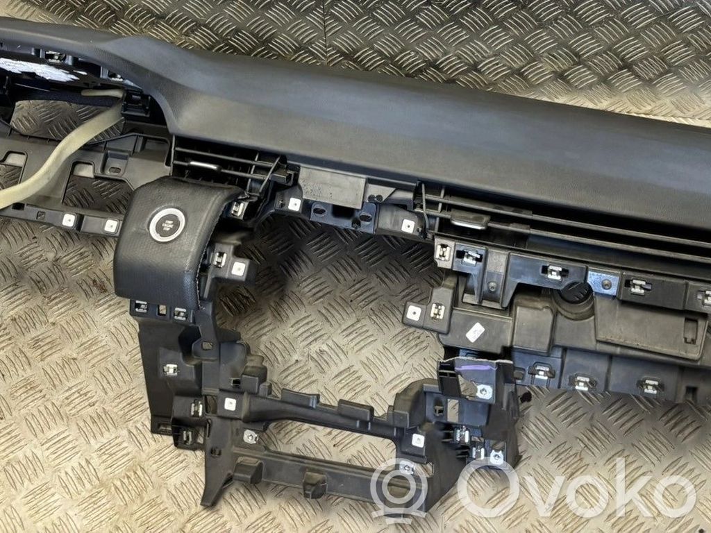 Панель   DORENAULTCLIOV5,985157869R