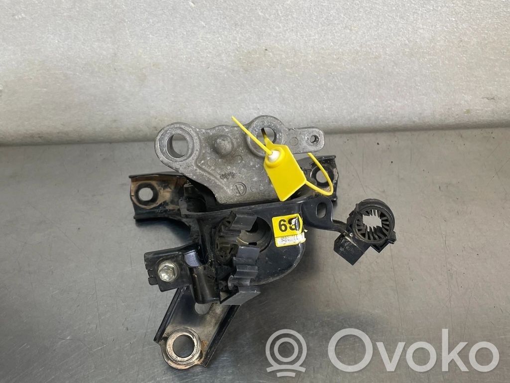 Engine mount vacuum valve   DOTOYOTAAURISII2