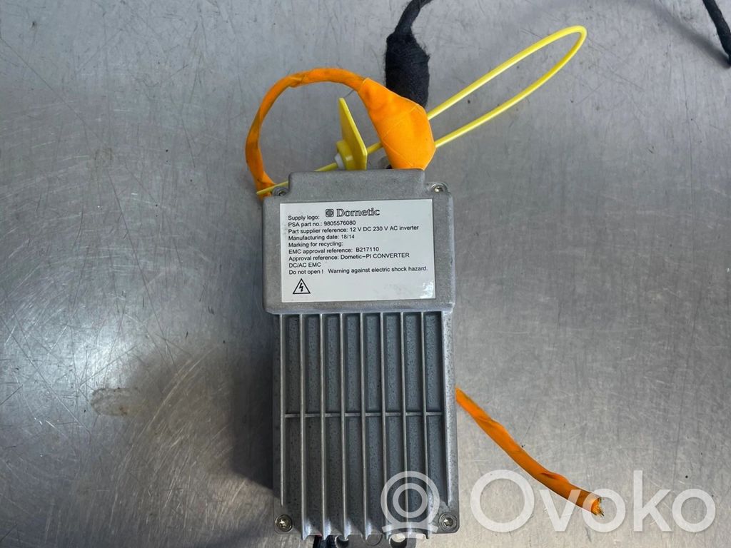 Citroen C4 II Picasso Trunk lid opening control unit 