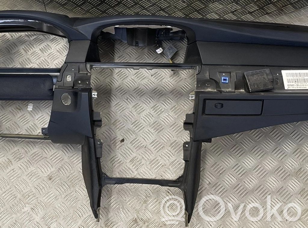 BMW 5 E60 E61 Dashboard 