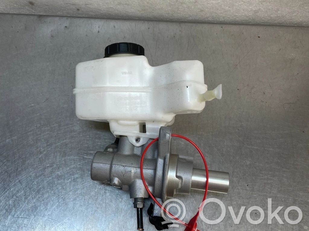 Audi A3 8Y Główny cylinder hamulca 