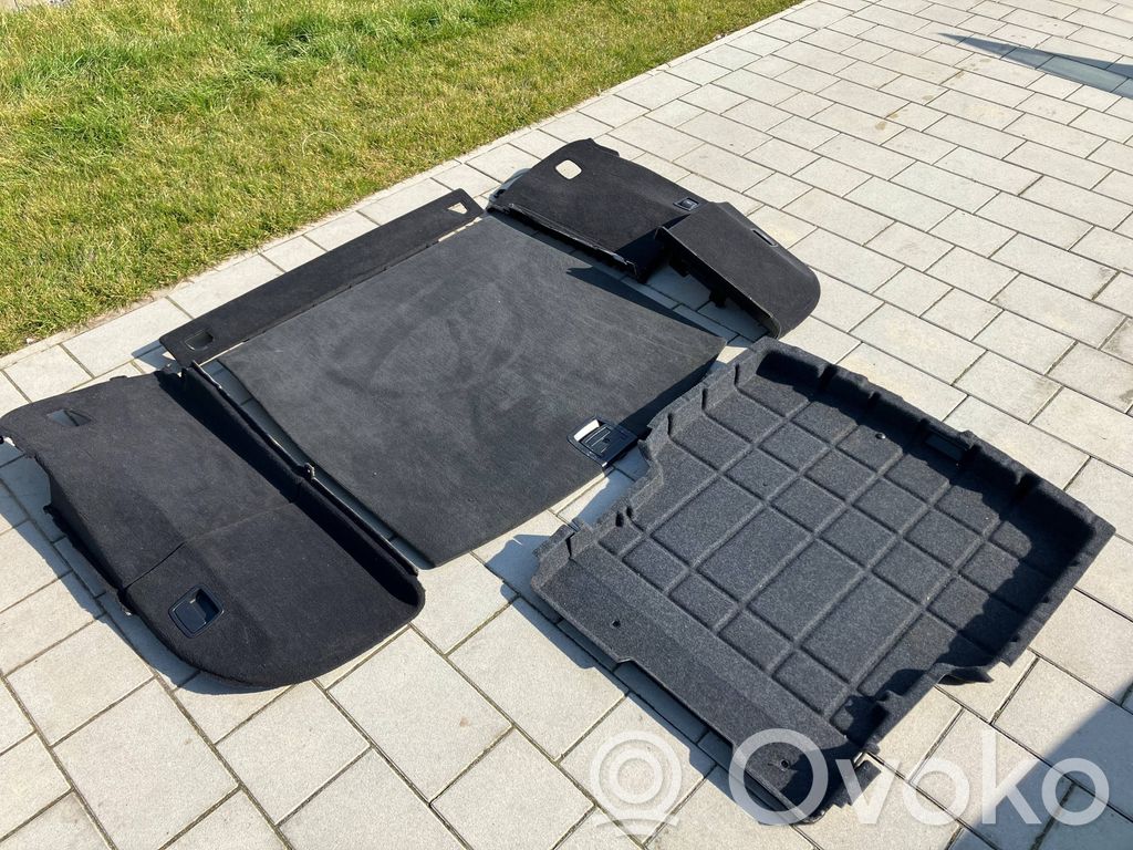 Trunk/boot side trim panel
