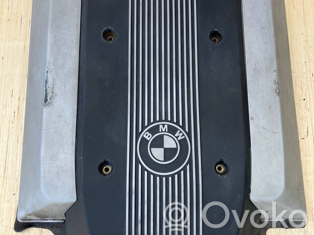 BMW 7 E38 Couvercle cache moteur 