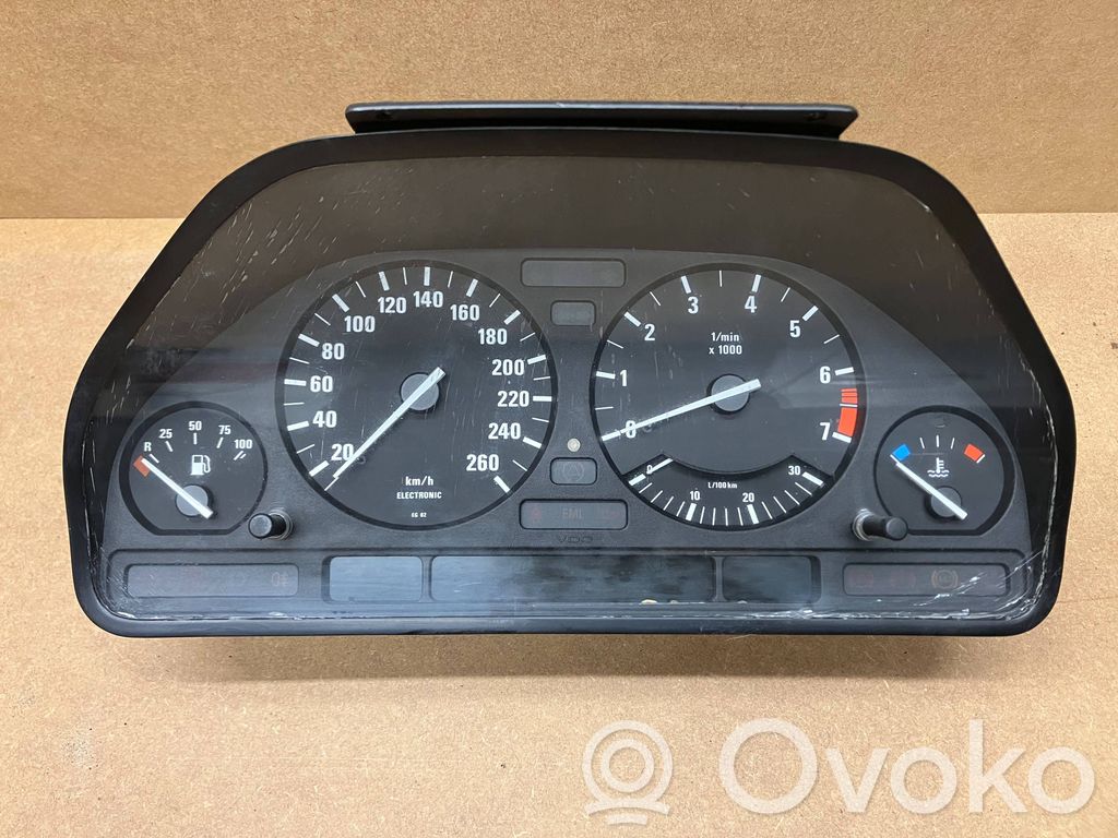Geschwindigkeitsmesser Cockpit   8359217,993558184