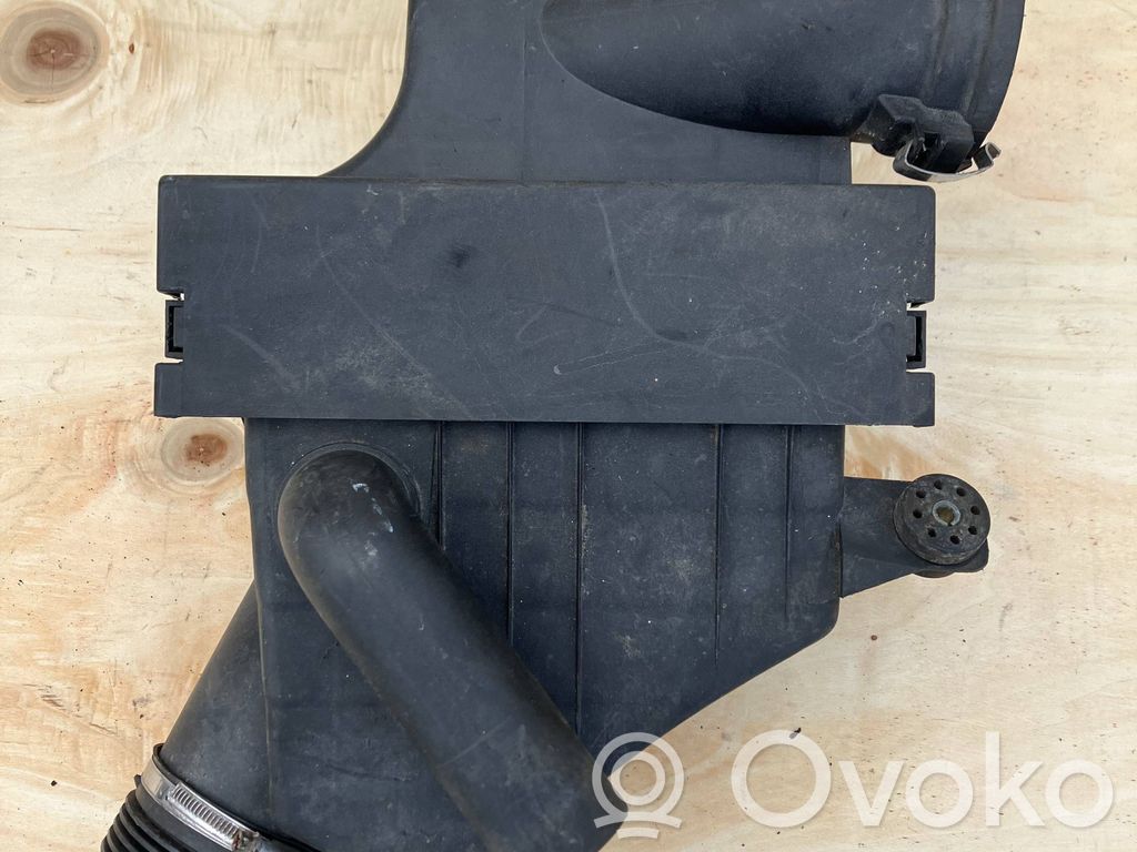 BMW 5 E39 Air filter box 