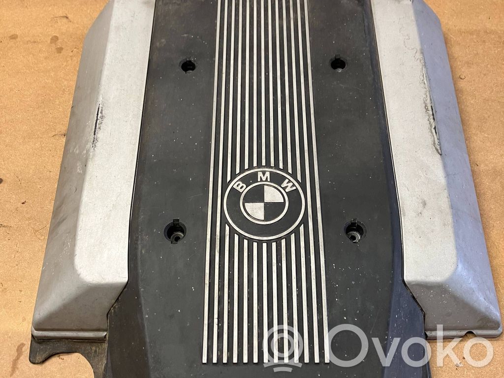 BMW 7 E38 Couvercle cache moteur 
