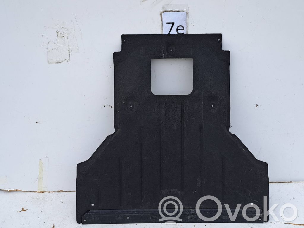 BMW 7 G70 Engine splash shield/under tray 