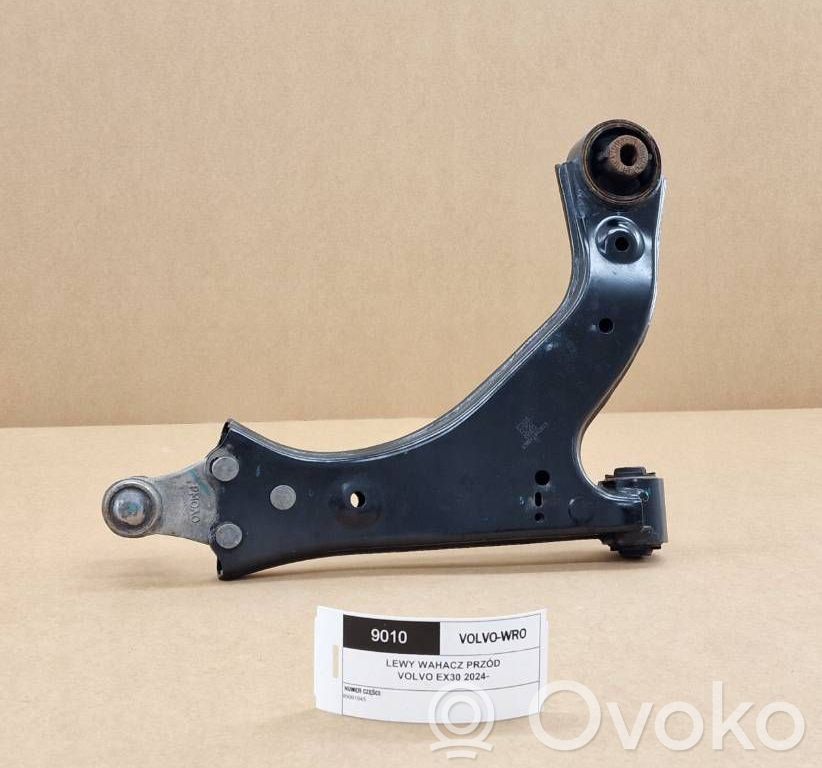 Volvo EX30 Wahacz przedni 