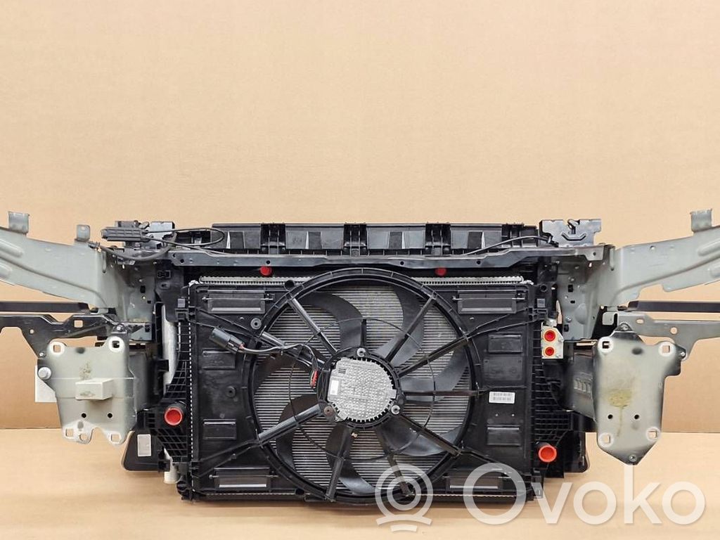 Volvo XC40 Pas przedni 