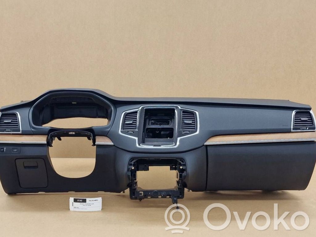 Volvo XC90 Panelė 
