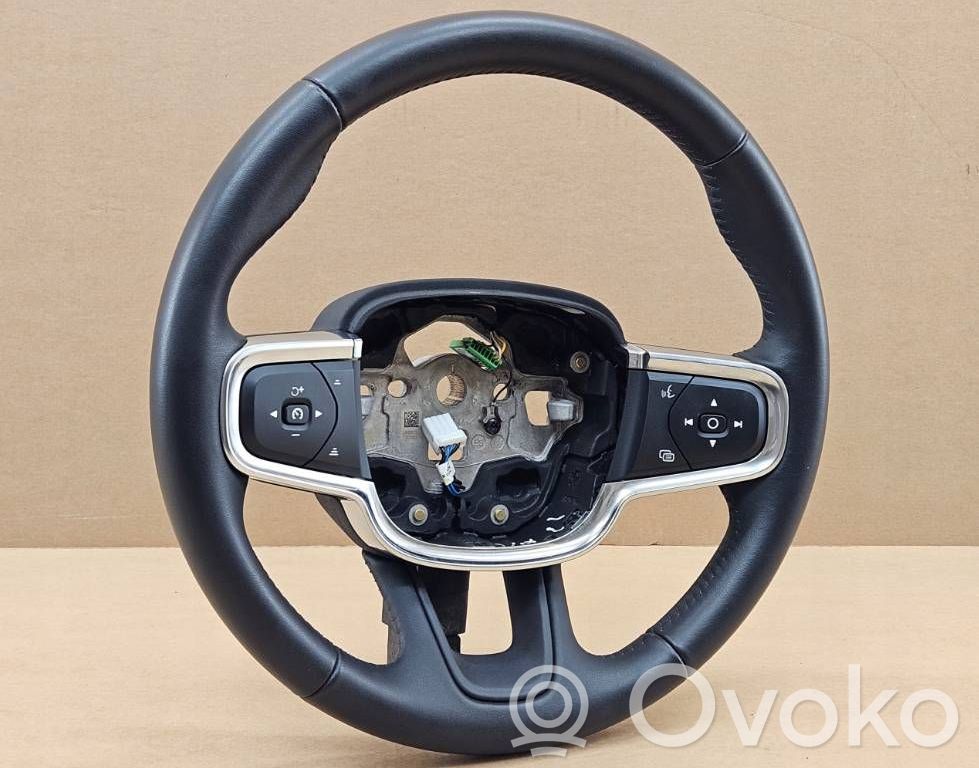 Volvo XC40 Steering wheel 