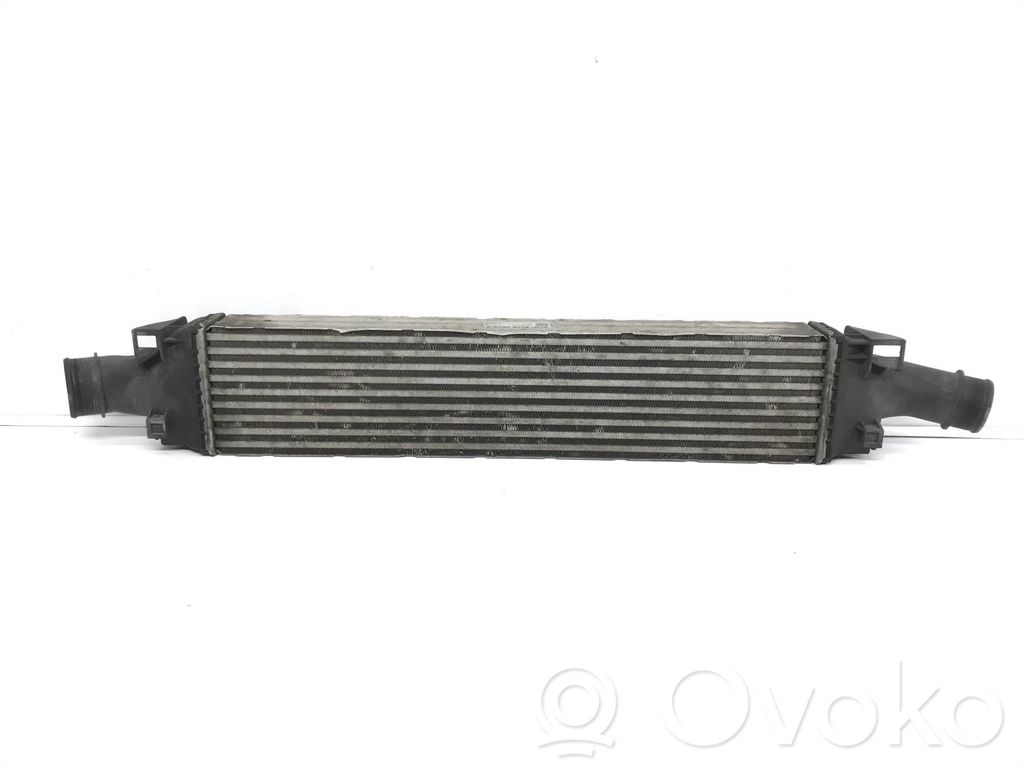 Audi A4 S4 B9 8W Interkūlerio radiatorius 