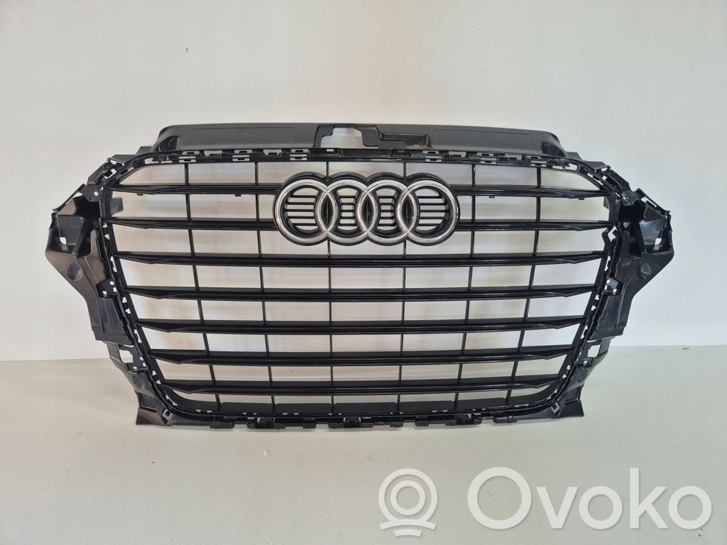 Audi A3 S3 8V Maskownica / Grill / Atrapa górna chłodnicy 