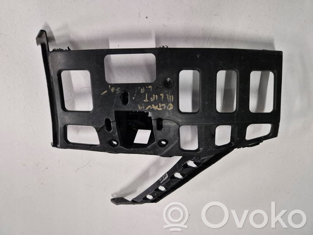 Skoda Octavia Mk3 (5E) Front bumper mounting bracket 