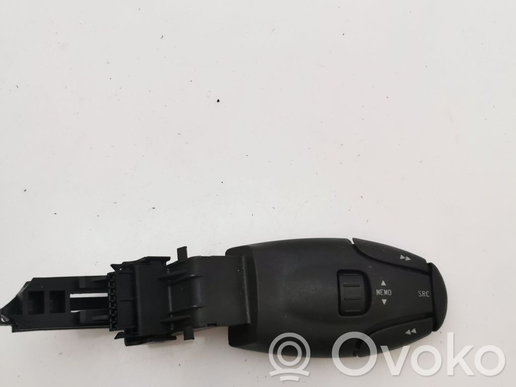 Peugeot 206+ Sound control switch 